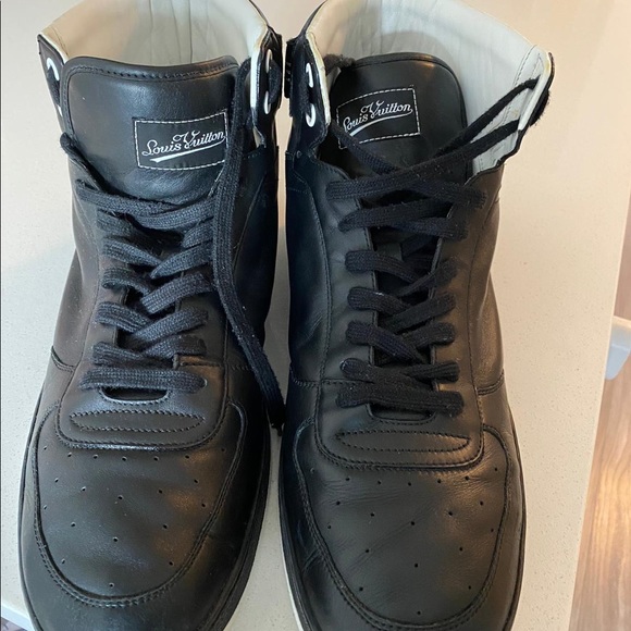 Hi-Top Louis Vuttion Sneakers - Picture 4 of 6